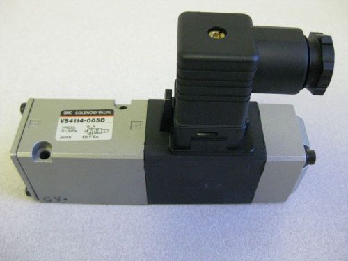 NEW - SMC SOLENOID VALVE VS4114-005D includes gasket kit