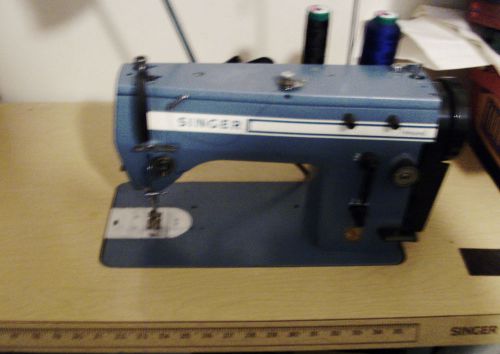 INDUSTRIAL SINGER 20U PROFESSIONAL SEWING MACHINE W/ TABLE, LAMP, THREAD  LOOK!