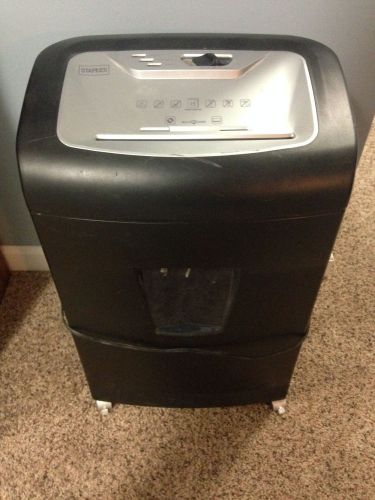 NEW Staples15-Sheet Cross-Cut Shredder  Item: 940512    Model: SPL-TXC152A