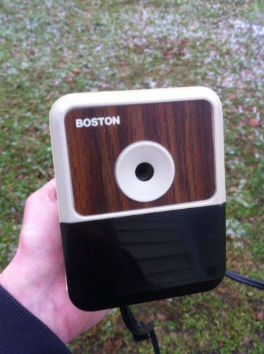 Hunt Boston Model 18 296A Electric Pencil Sharpener &#034;Wood Grain&#034; works great