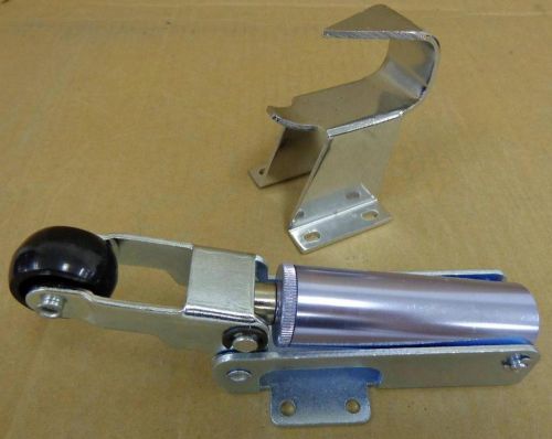 Refrigerator walk-in cooler / freezer hydraulic door closer with hook - offset for sale