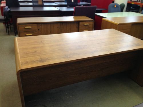 EXECUTIVE SET DESK &amp; CREDENZA by LACASSE OFFICE FURN in MED OAK COLOR LAMINATE