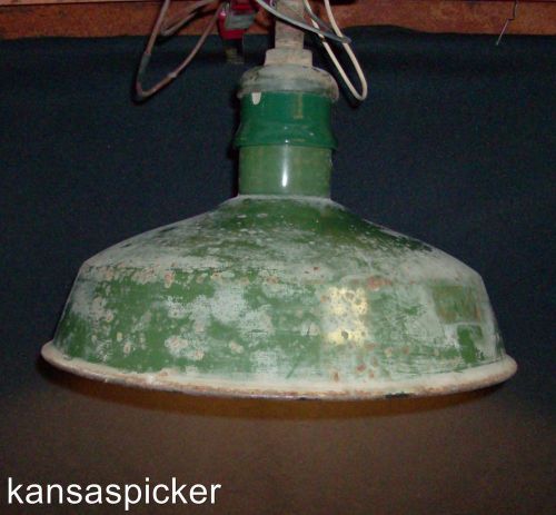 WESTINGHOUSE 14&#034; GREEN PORCELAIN ENAMEL LIGHT SHADE &amp; FIXTURE BARN GAS STATION