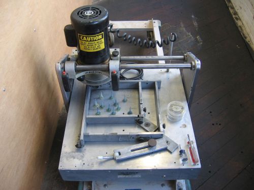 Q Corporation Lead-O-Matic 90003 with Universal  Vacuume Fixturing