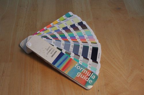 PANTONE COLOR FORMULA GUIDE SWATCH BOOK