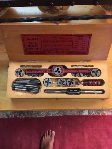 GTD Greenfield Tap &amp; Die No B10 O.K. Jr. Round Die Screw Plate Set in Wooden Box