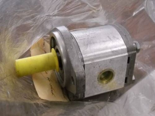 Textron Cushman 2218152-02 hydraulic motor