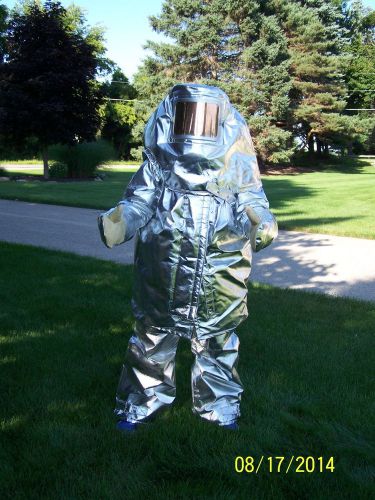 FYREPEL Model 720 Heat Reflective Proximity Suit