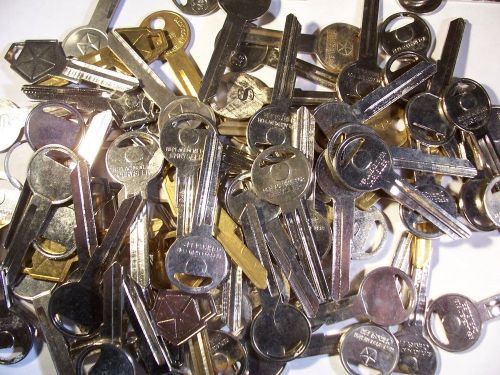 80  VINTAGE  ,CHRYSLER     1960  KEY BLANK   UNCUT