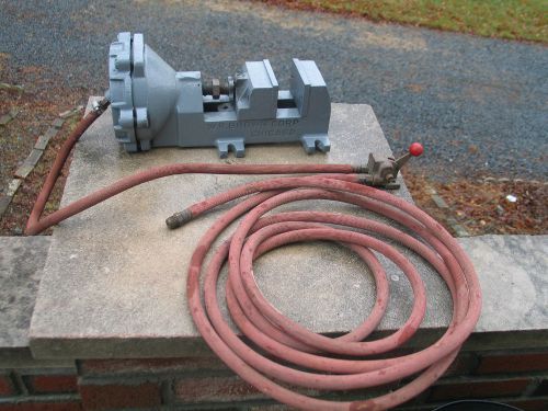 PNEUMATIC AIR VISE,vintage machine vise,air vice,vintage drill press vise