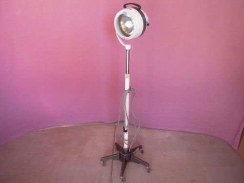 Skytron infinity 75 watt medical surgical floor lamp exam light stand for sale