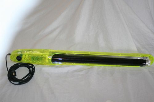 16&#034; Fluorescent Black Light Fixture Plug In.