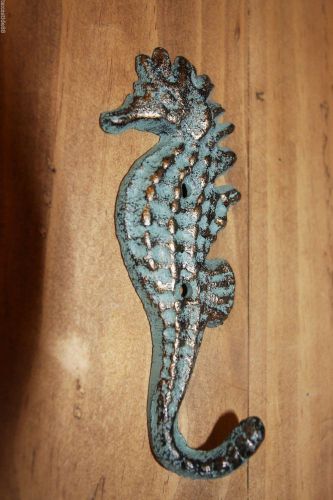 (14) SEAFOOD RESTAURANT, DECOR, SEAHORSES, SEAHORSE, WALL HOOKS, SEA LIFE, N-25