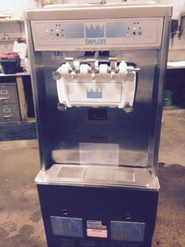 Taylor Soft Serve Ice Cream Machine - Runs Great!