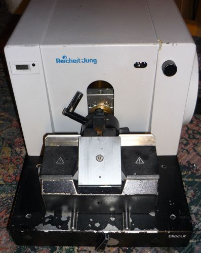 Reichert-Jung 2030 BioCut Microtome. W Cassette Holder -Disposable Blade Holder-