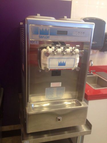 ***MINT CONDITION*** TAYLOR 337 Soft Serve Machine  LOCAL PICK-UP!!!