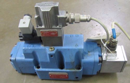 MOOG NETSTAL D663Z1713M DIRECTIONAL CONTROL VALVE W/ SERVO JET D061-851C