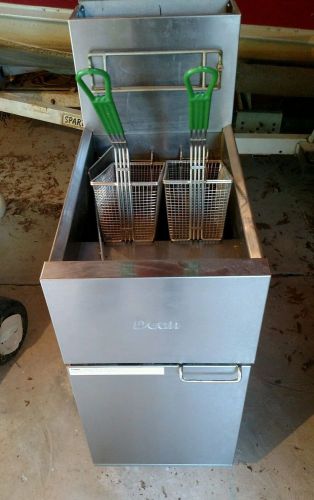 Commercial deep fryer