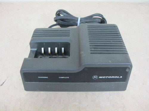 Motorola MT1000 HT600 MTX800 MTX810 Portable Radio Rapid Charger NTN4633B