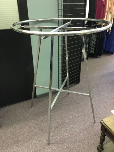 Round Rack 42&#034; Round Clothing Display - Rectangular Tube - Chrome