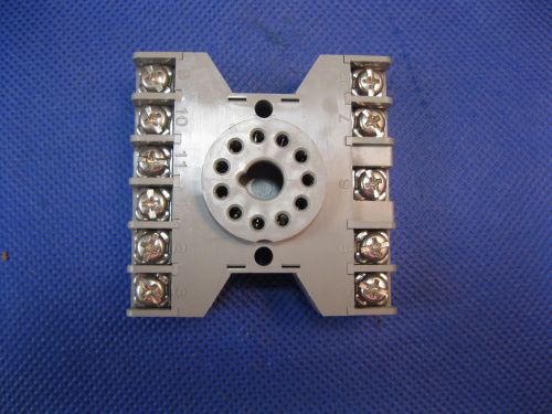 NEW IDEC SR3P-06 SOCKET 99813