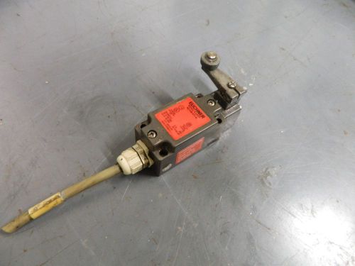 Euchner Limit Switch W/ Operating Head, NZ1HB-511-M, Used, WARRANTY