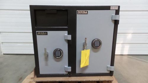 Mesa Safe Company MFL2731EE 6.7 Cu Ft 2 Door 2 Shelf Cash Depository Safe