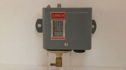 JOHNSON PRESSURE GAGE P67AA-2