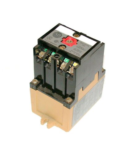 ALLEN BRADLEY 700-P400A1 RELAY CONTACTOR SERIES B (10 AVAILABLE)