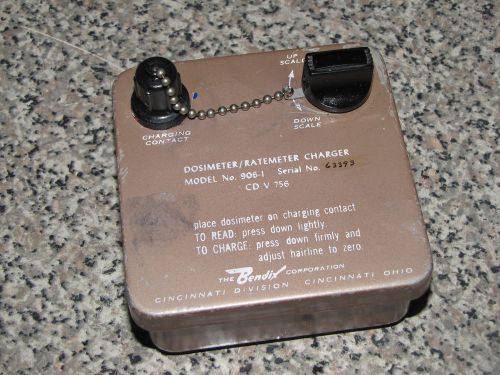 BENDIX   DOSIMETER CHARGER MODEL 906-1