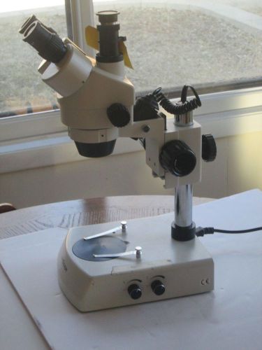 AmScope LED Trinocular Zoom Stereo Microscope