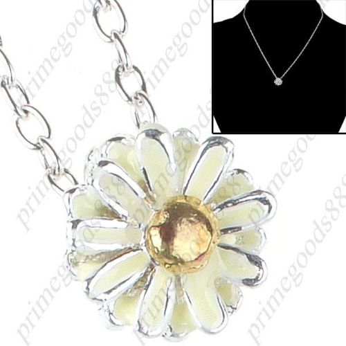 Elegant Blooming Daisy Pendant Choker Chain Neck Decor for Girl Lady Woman