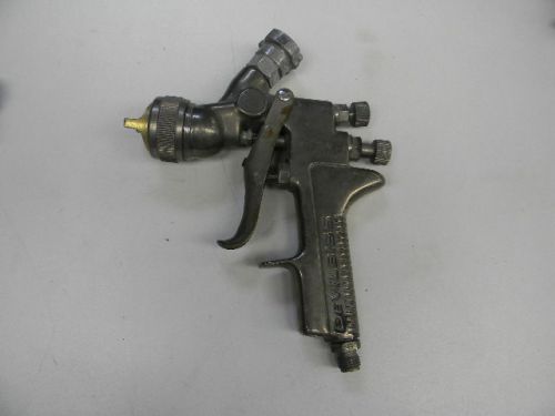 DEVILBISS GTI PAINT SPRAY GUN W/ NO.1000 NOZZLE