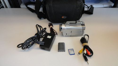 C9: Canon Elura 85 Camcorder Mini DV