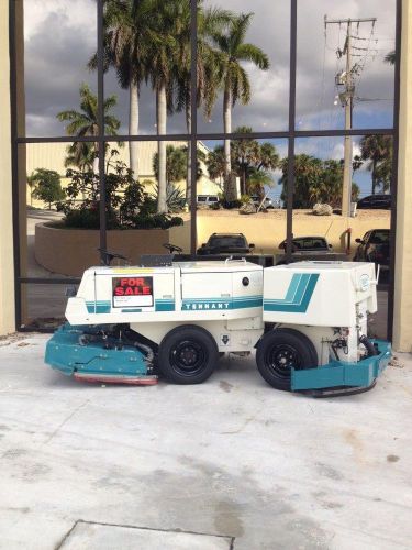 Tennant 550 Floor scrubber/sweeper