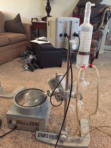 YAMATO ROTARY EVAPORATOR MODEL: RE 200,COMPLETE WITH BATH AND GLASSWARE