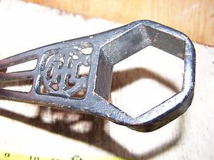 Original IHC Cutout Autobuggy Autowagon Hub Cap Wrench International Harvester