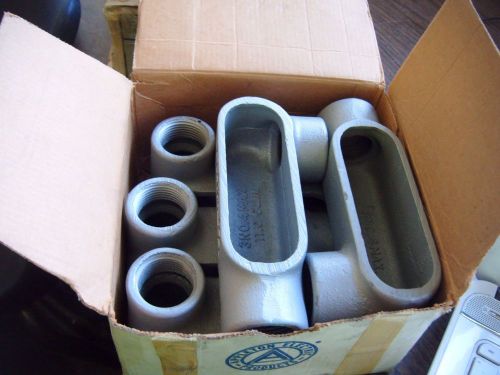 NEW LOT OF 5 APPLETON ELECTRIC 1&#034; CONDUIT BODY GRAYLOY LL37