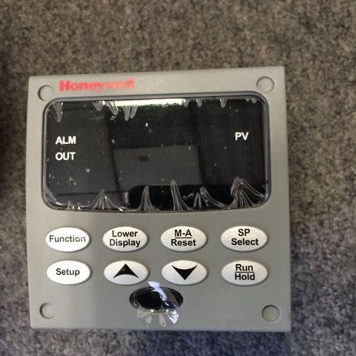 HONEYWELL DC2500-CB-2A0R-200-00000-E0-0 TEMP. CONTROLLER *NEW OPENED BOX*