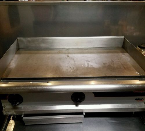 Commercial 36 inch gas grill APW Wyott