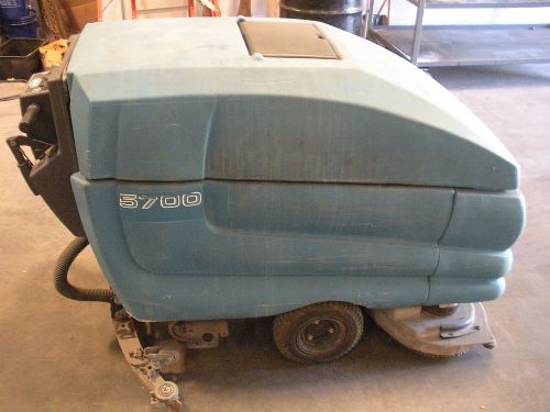 Tennant 5700 Walk Behind 32&#034; Floor Scrubber Floor Cleaner