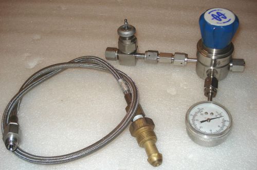 GO UPR1-1B13A5G111, 0-100 PSIG STAINLESS STEEL REGULATOR w/ NUPRO + PIPE LINE