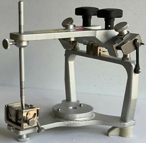 Whip Mix articulator model 2340 in excellent condition with case and attachments