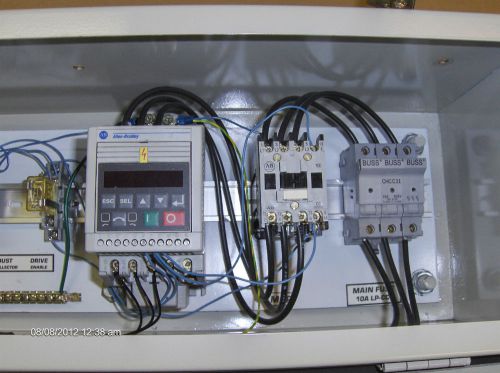 Allen bradley 160-aa08nsf1 vfd 1.5 kw 2hp with starter breaker box and 2 motors for sale