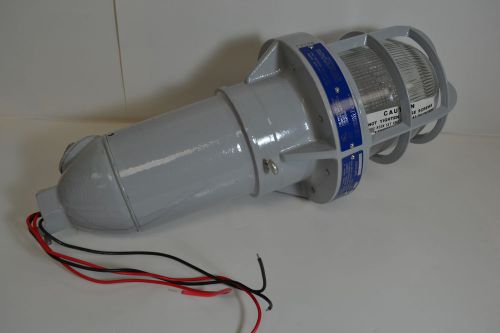 EDWARDS EST 97DEXC-G1 24V EXPLOSiON PROOF CLEAR STROBE ***NEW**