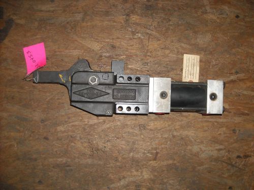 DE-STA-CO A895B-PC-19-72-R1000-C100K Pneumatic Clamp, With Arm, No Sensor, Used