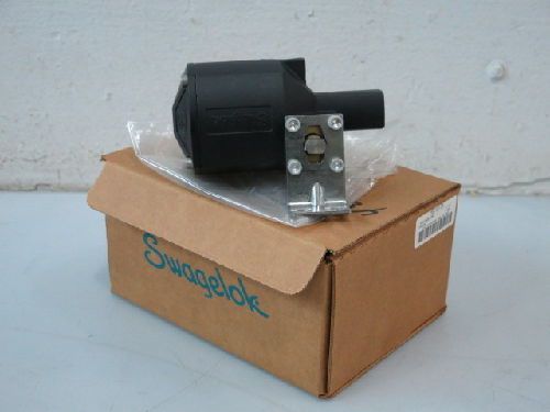 SWAGELOK MS-153-DA PNEUMATIC DOUBLE-ACTING ACTUATOR, 180* ROTATION