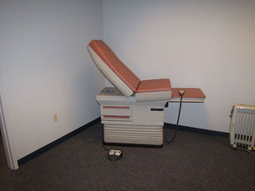 Midmark 405 Power Exam Table