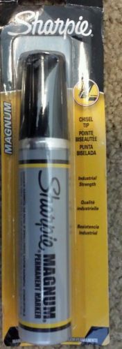 sharpie magnum permanent marker black