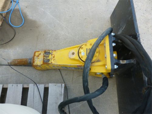 2013 atlas copco sbu220 hydraulic breaker, excellent condition for sale